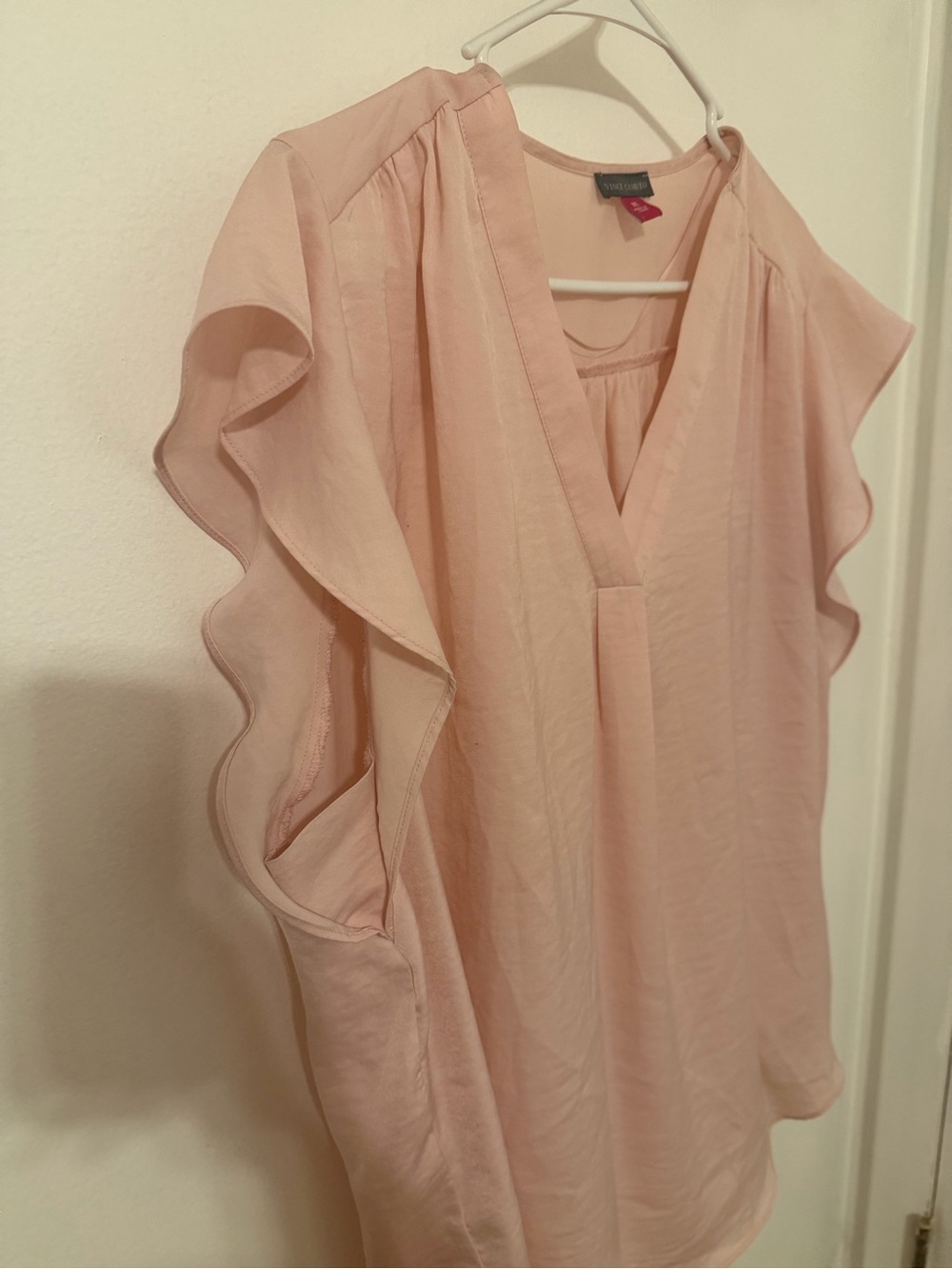 Vince Camuto Soft Pink Flutter Sleeve V-Neck Blouse - Picture 3 of 3